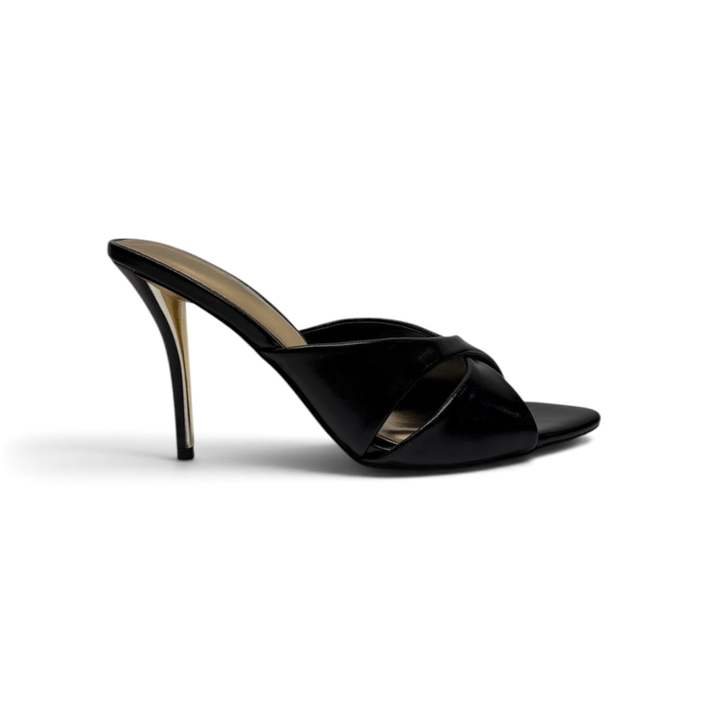 Black pu